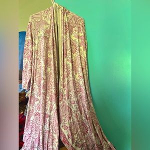 Magnolia Pearl duster…..pink floral